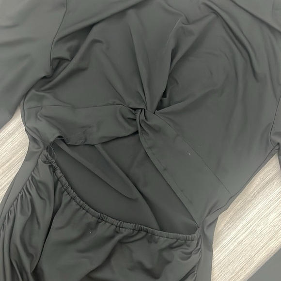 Body Con Cut Out Long Sleeve Dress - Picture 3 of 3